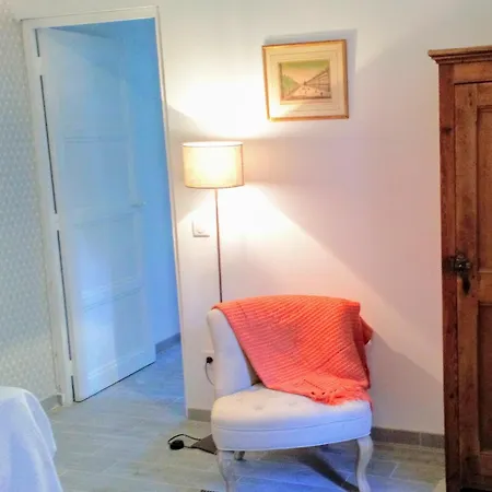 לינה וארוחת בוקר La Maison Jaffran, En